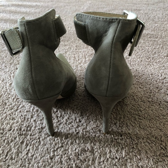 Shoes - Picture 3 of 8